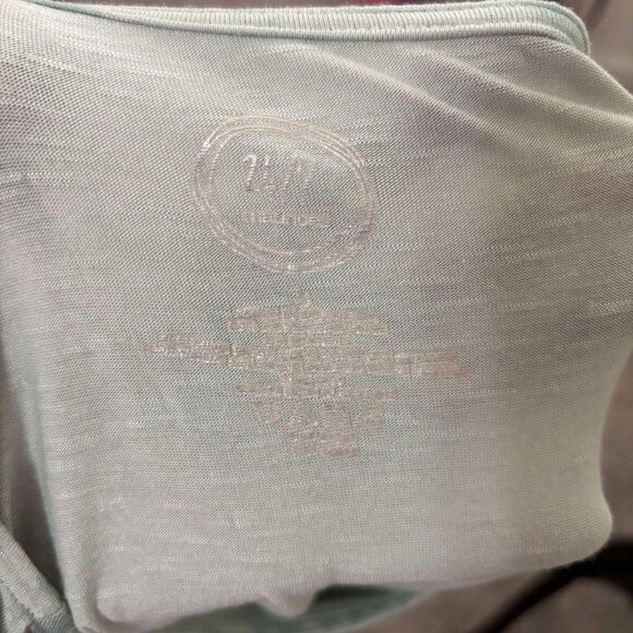 Women's Like New Light Green Tie-Dye 3/4 Sleeved Cold Shouldered Knit Top - Picture 7 of 7